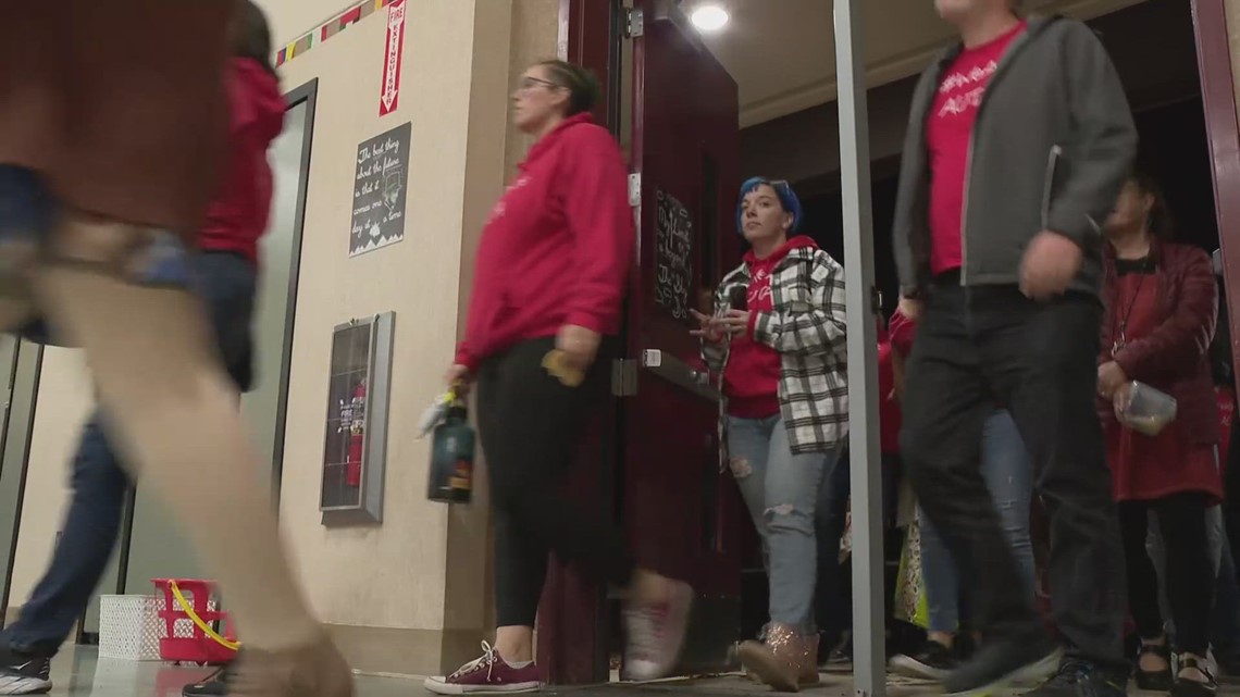 Auburn teachers rally for better school conditions - Vimarsana News