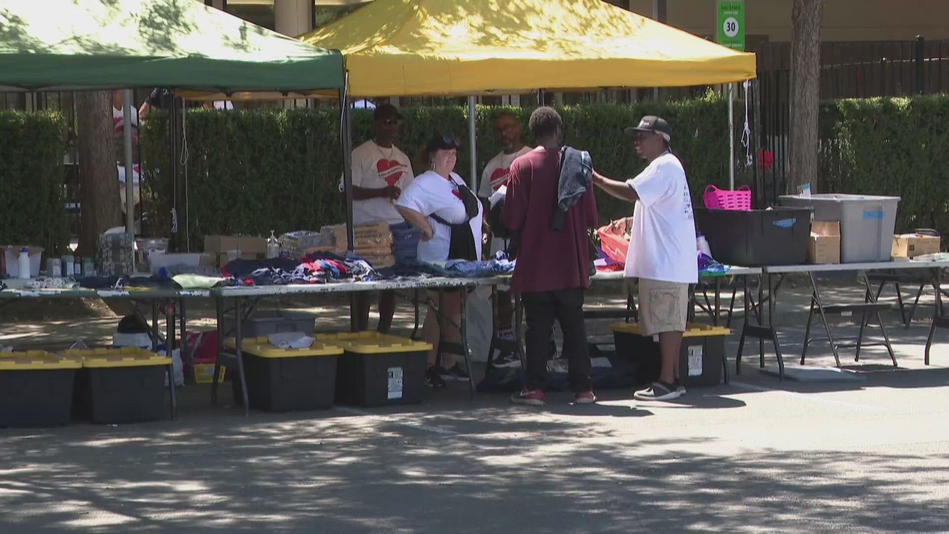 Sac State hosted the second annual Josh’s Heart Homeless Connect at the alumni center, offering a “day of service and rest” for people experiencing homelessness. 