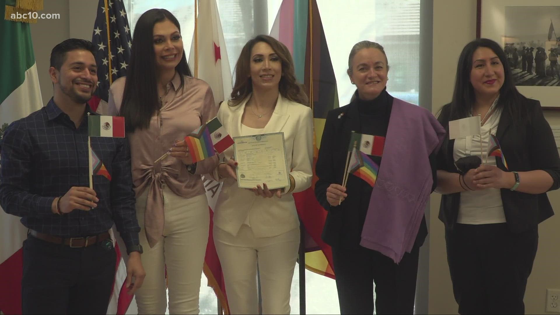 The Consulate General of Mexico in Sacramento issued the first amended birth certificate recognizing the gender identity of a transgender person.