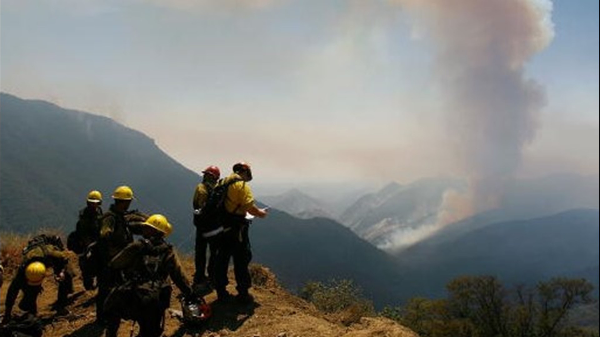 Holiday Fire Evacuations reduced at wildfire in Goleta