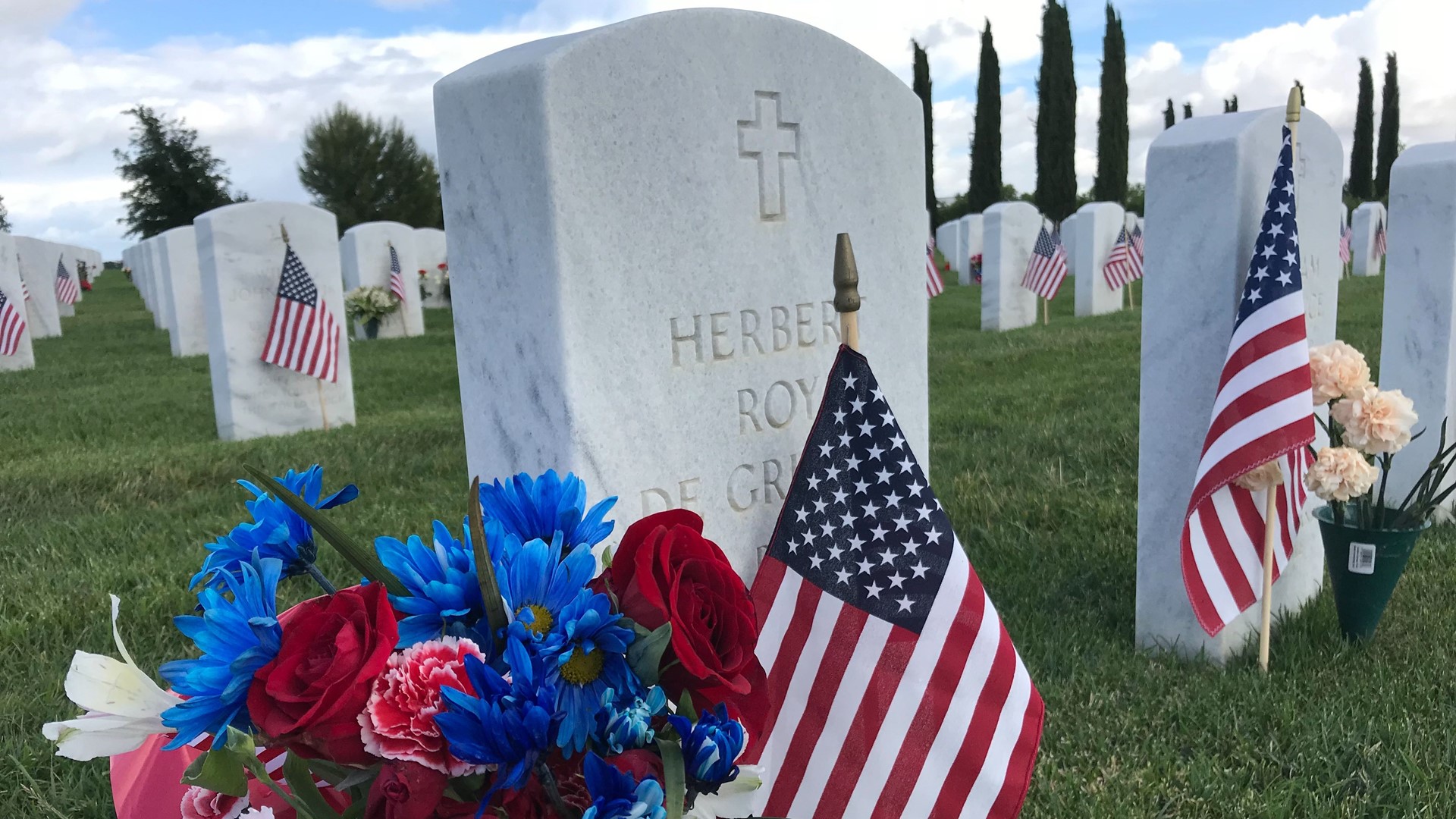 Memorial Day ceremony at Sacramento Valley National Cemetery honors ...