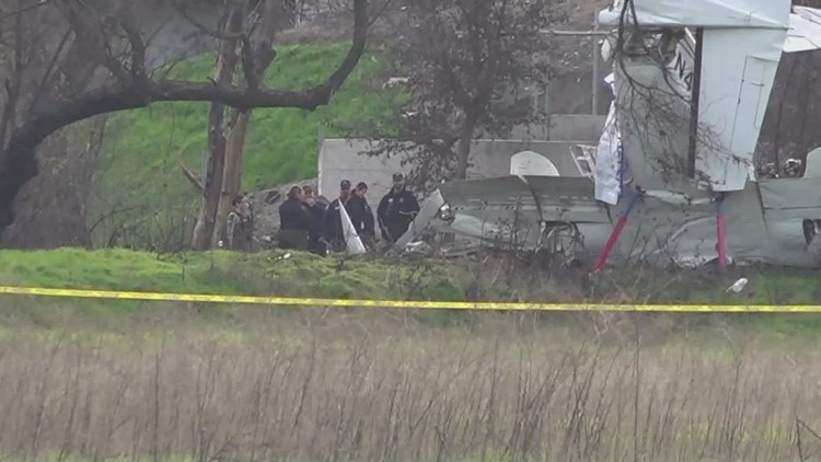 1 dead after airplane crashes near Modesto Airport