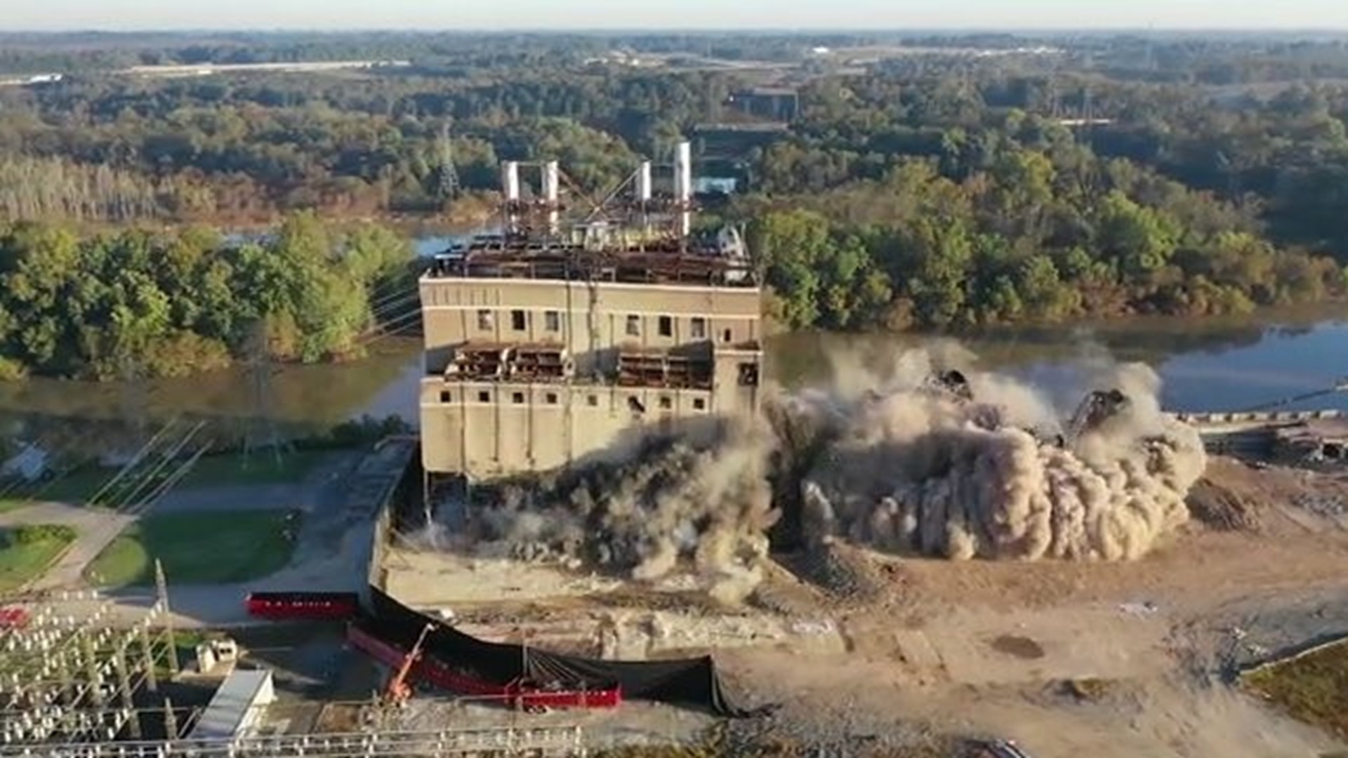 VIDEO: Duke Energy Implodes Its First Coal Plant in Salisbury | abc10.com