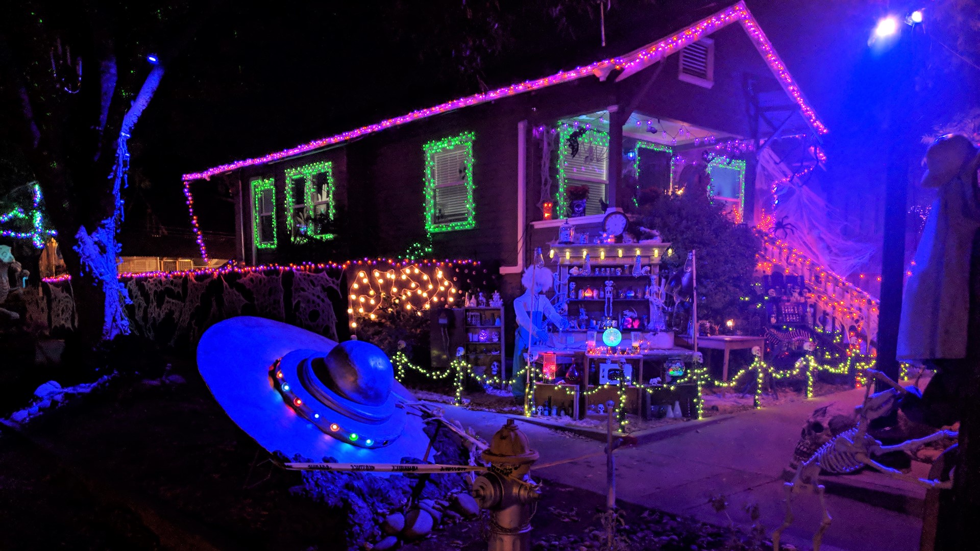 Oak Park 'Halloween House' dedicated to beloved postal clerk