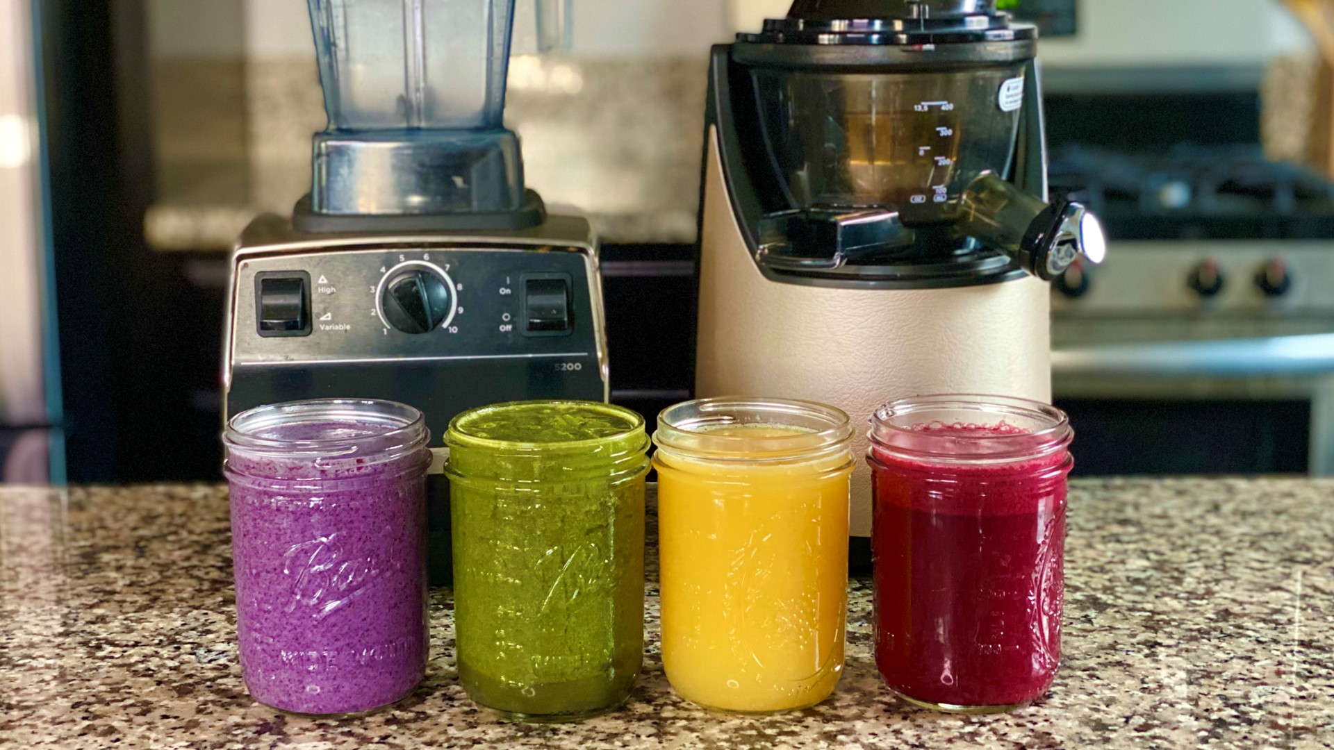 Smoothies or juices? What's the difference between them? Which one is better for you?
