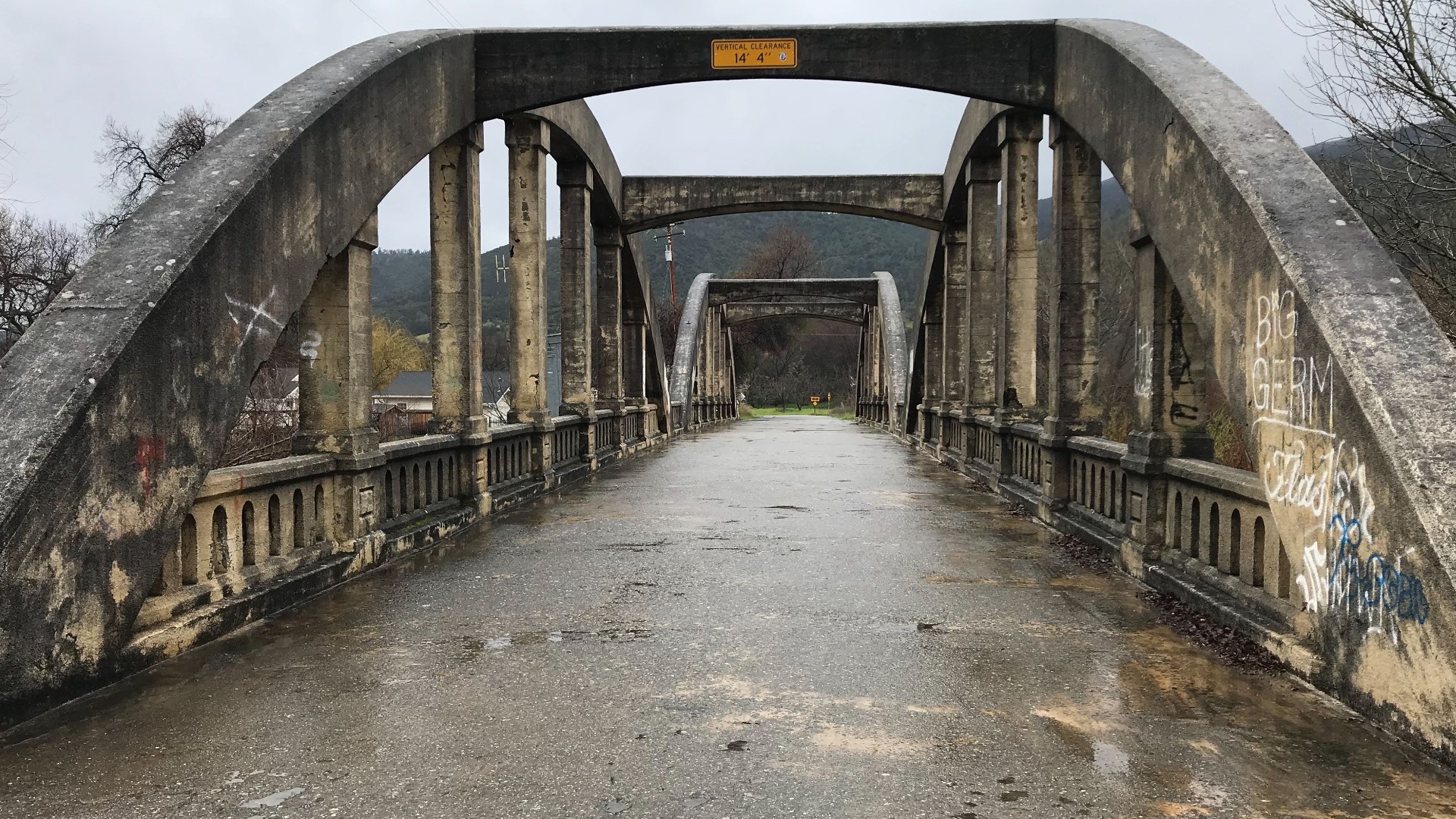 A flood warning has been issued for the Rumsey Bridge in Yolo County. It has left many families concerned because, if the bridge floods, it could leave people stuck in the area for days.