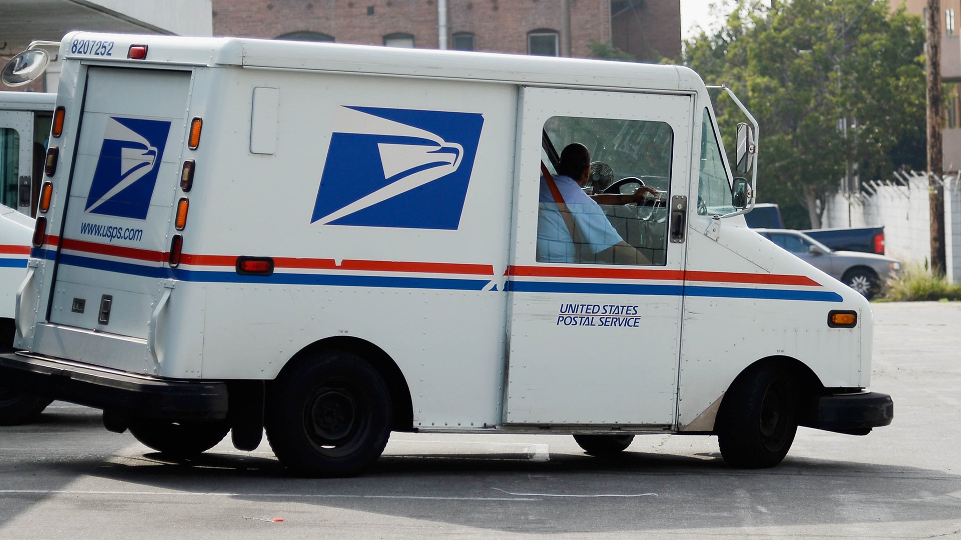 USPS employees in West Sacramento test positive for coronavirus