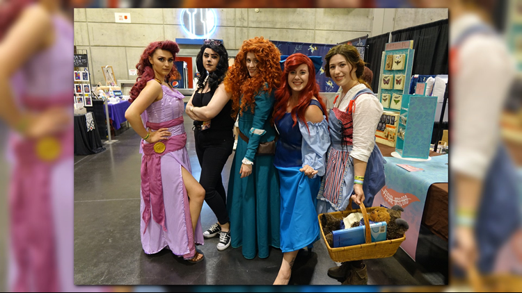 Sacramento Anime convention cosplay photos 