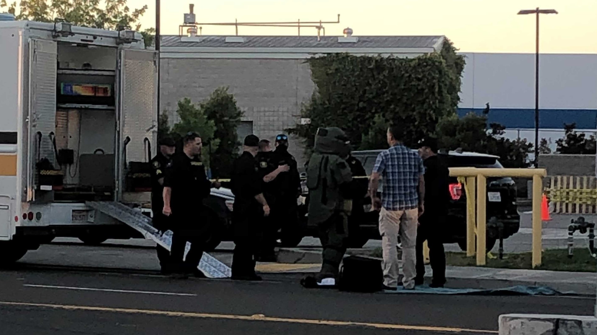 According to the San Joaquin Sheriff's office, a man called 911 around 5:30 p.m. and told dispatch that he was going into a 7-Eleven with a bomb.