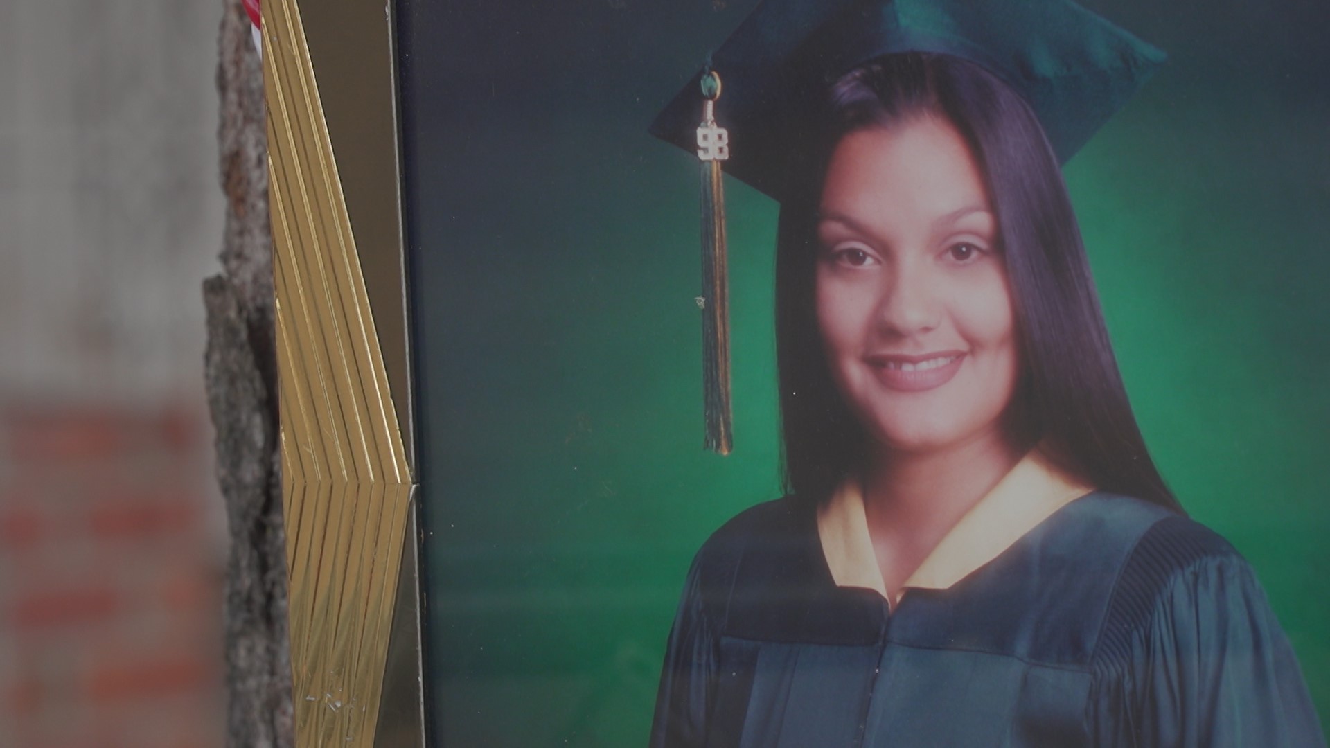 Sophia Ulloa was murdered 20 years ago next to her car full of Christmas presents for her 4-year-old daughter. Her murder has gone unsolved.
