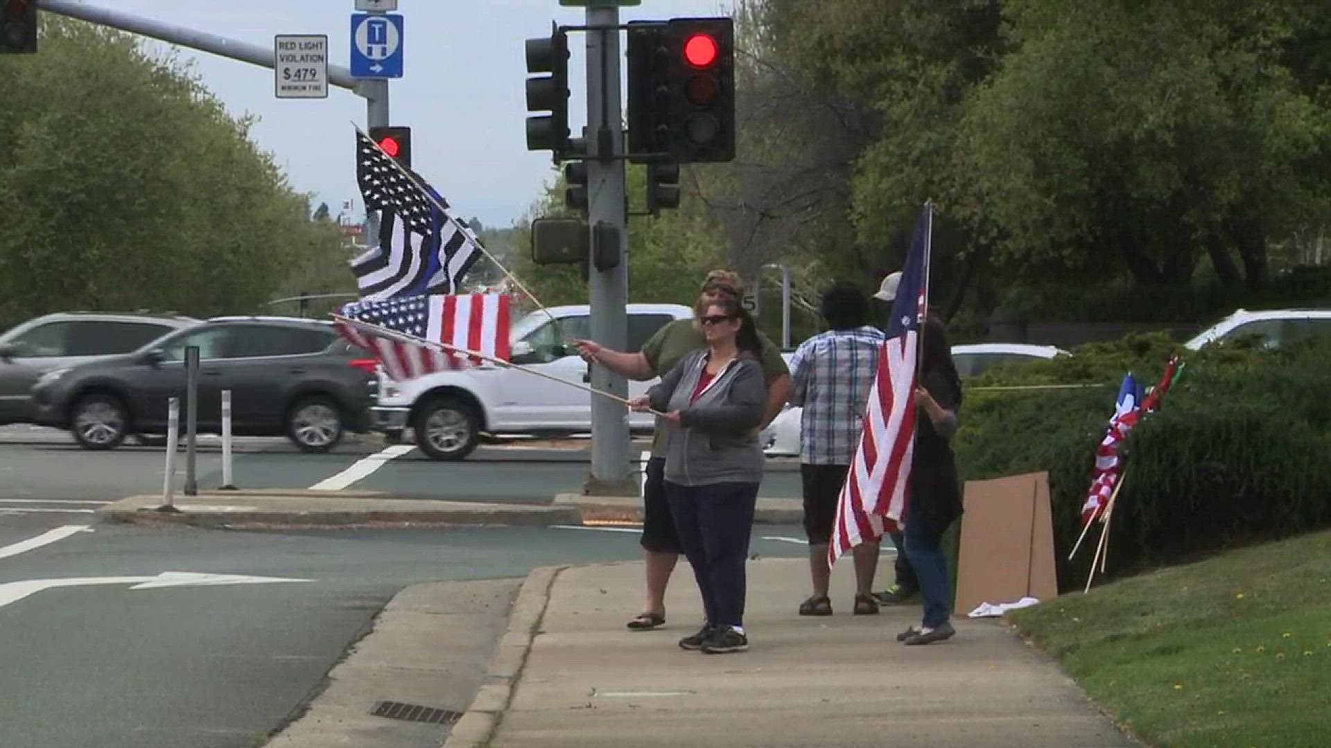 Protesters gathered in Roseville to advocate for free speech and the right to carry arms.