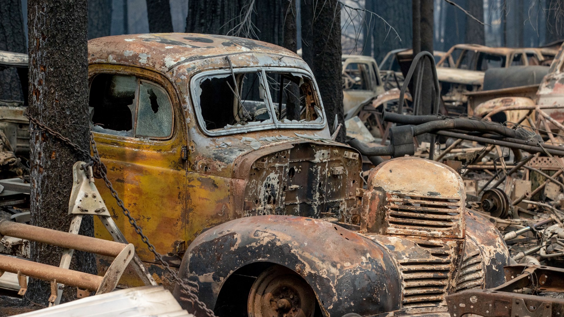 Virtual tour of Grizzly Flats updates evacuated people on homes