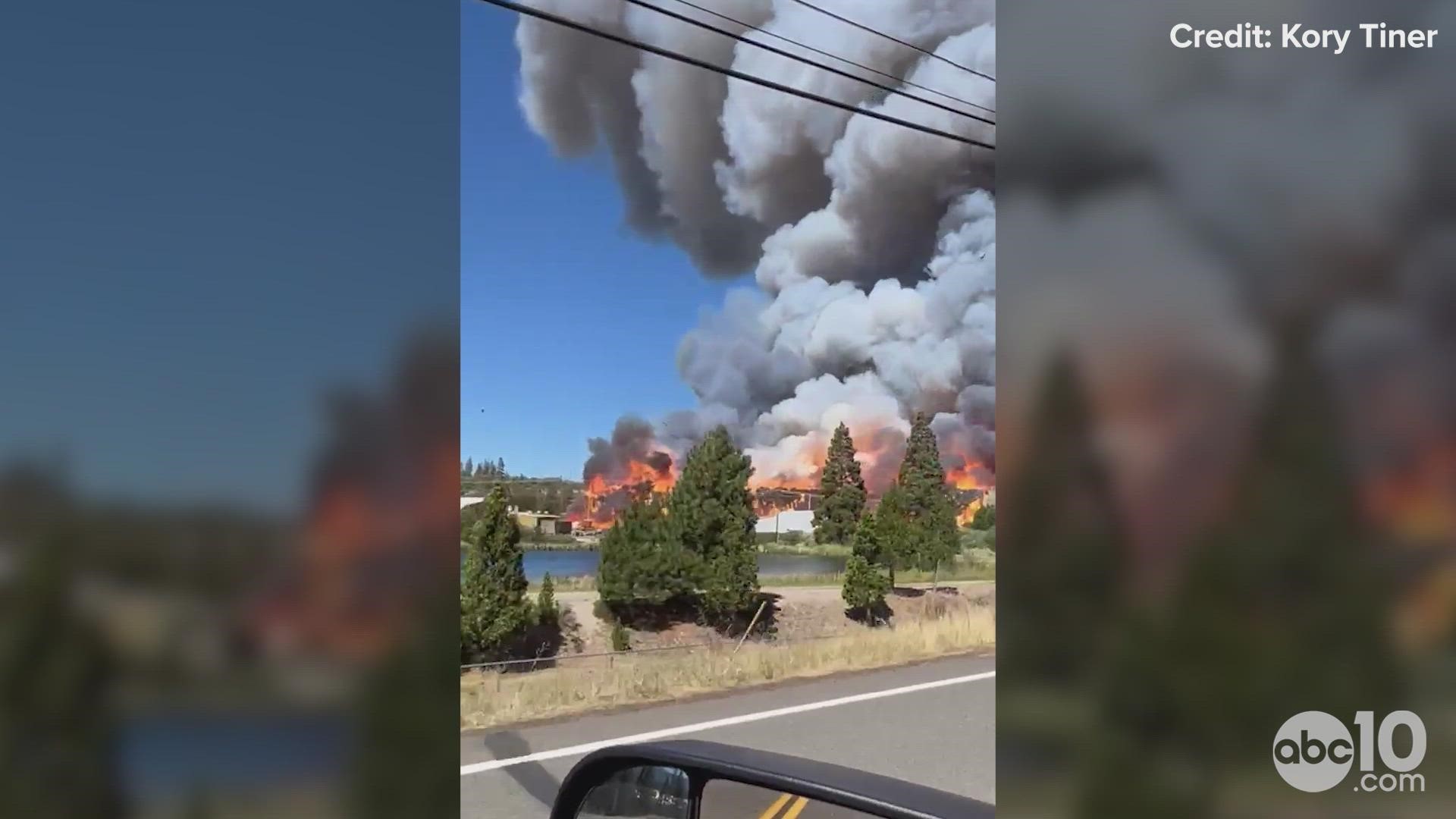 According to Cal Fire, the Mill Fire, which is near Woodridge Court and Woodridge Way, is currently over 900 acres with a dangerous rate of speed.