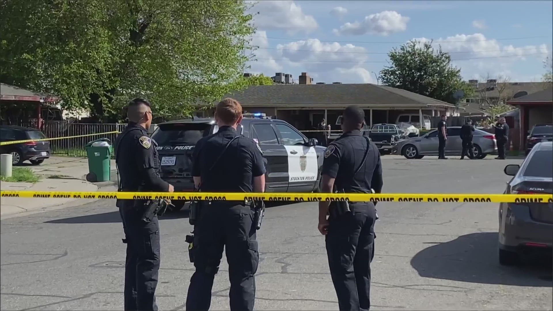 ​Police say multiple groups were shooting in the area, resulting in a 19-year-old man dying and a 53-year-old and two 19-year-old women getting hurt.