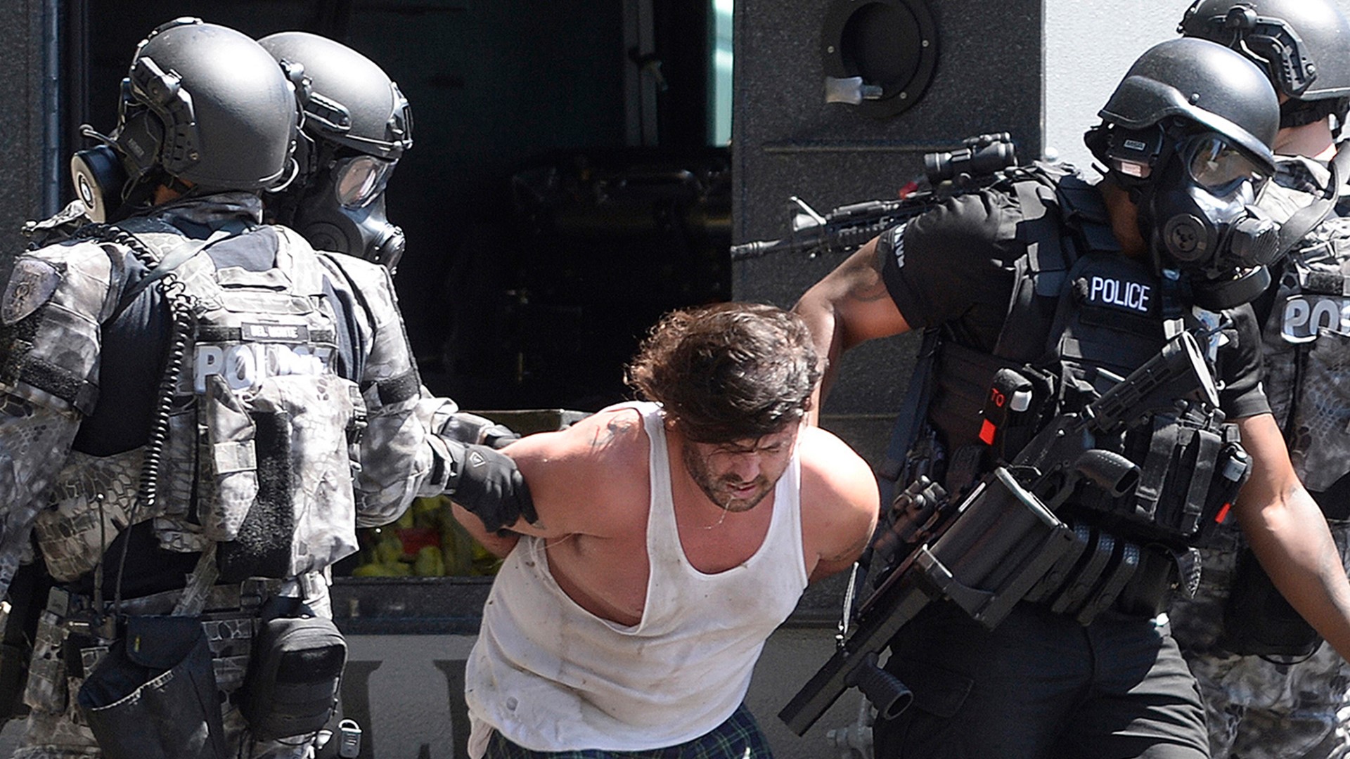 6 arrested after hourslong standoff in Fairfield