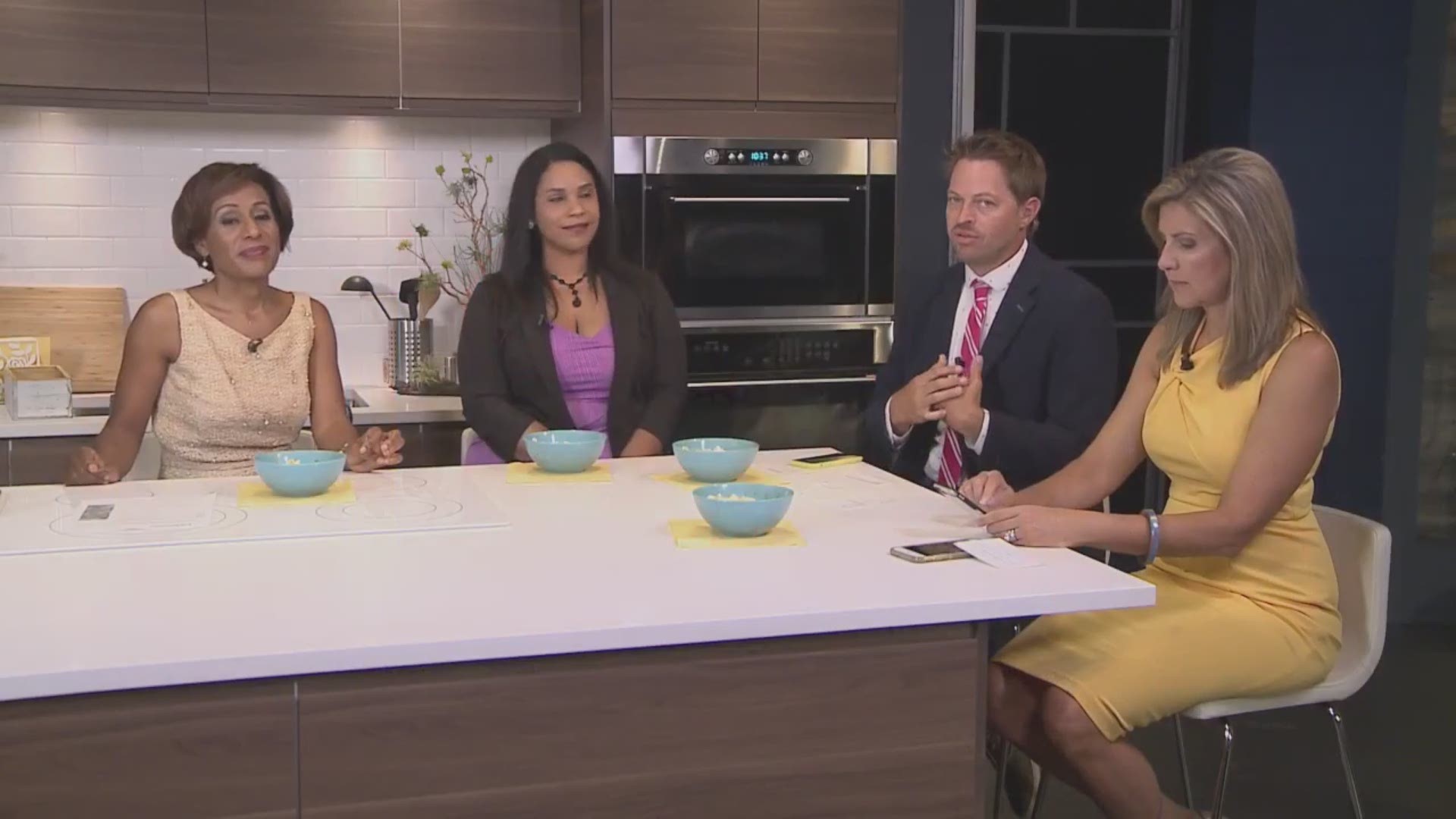 Getting kids to eat healthy can be difficult. Monica, Tracy, Rob and special guest mom Ashley discuss tips and tricks to get kids to eat their greens.
