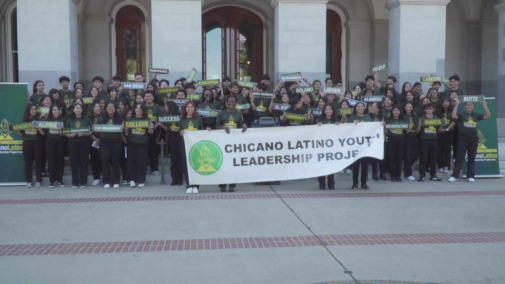 Chicano students visit the California State Capitol to get lessons in leadership