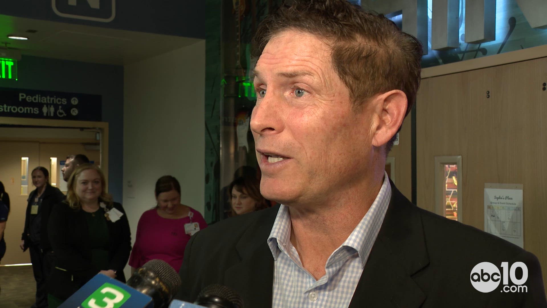 Iconic 49ers Quarterback Steve Young spoke on Sophie's Place and touched on the SF 49ers playoff clash with Green Bay this weekend.