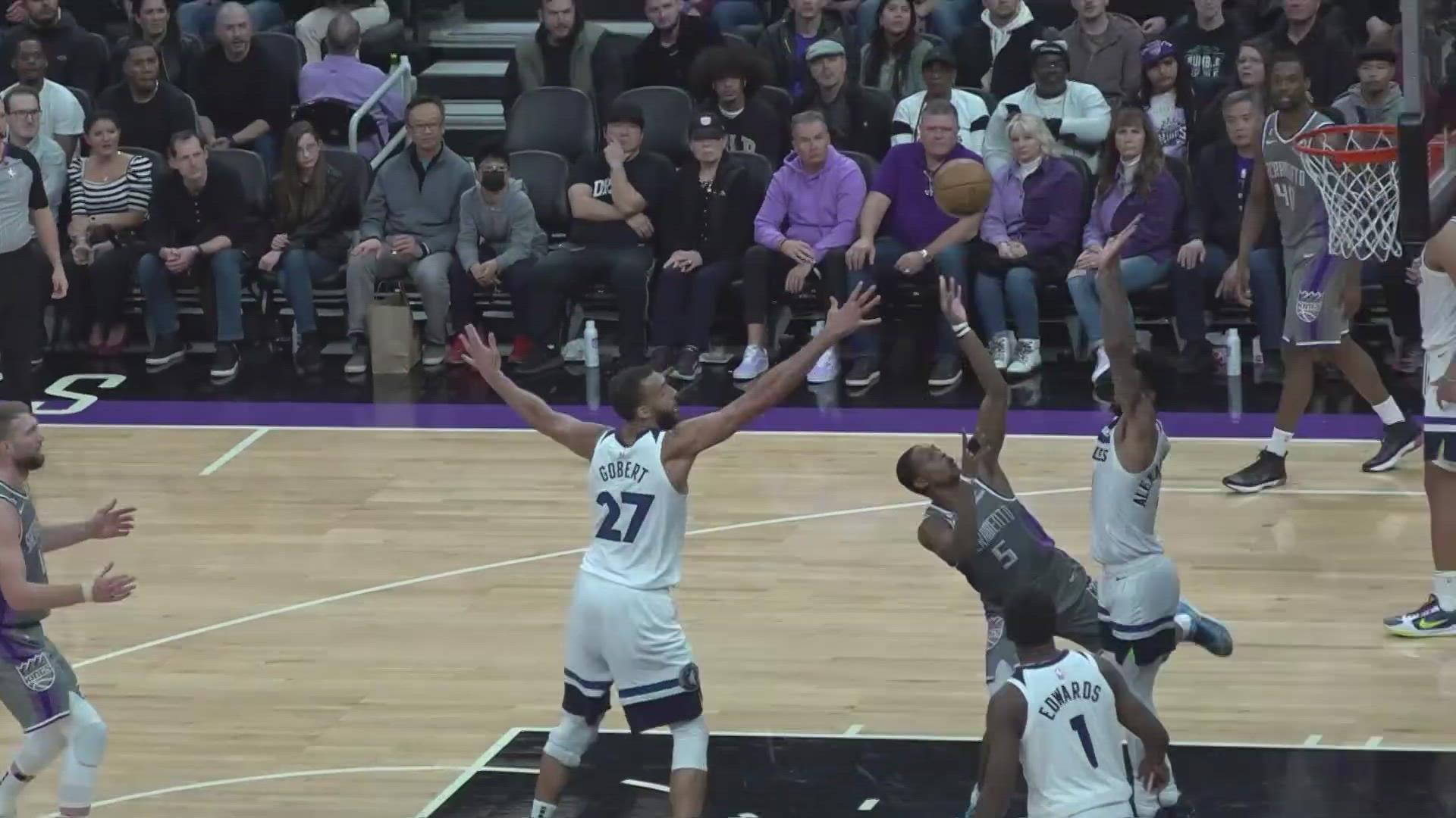 After nearly not playing, ill Karl-Anthony Towns scores 37 points