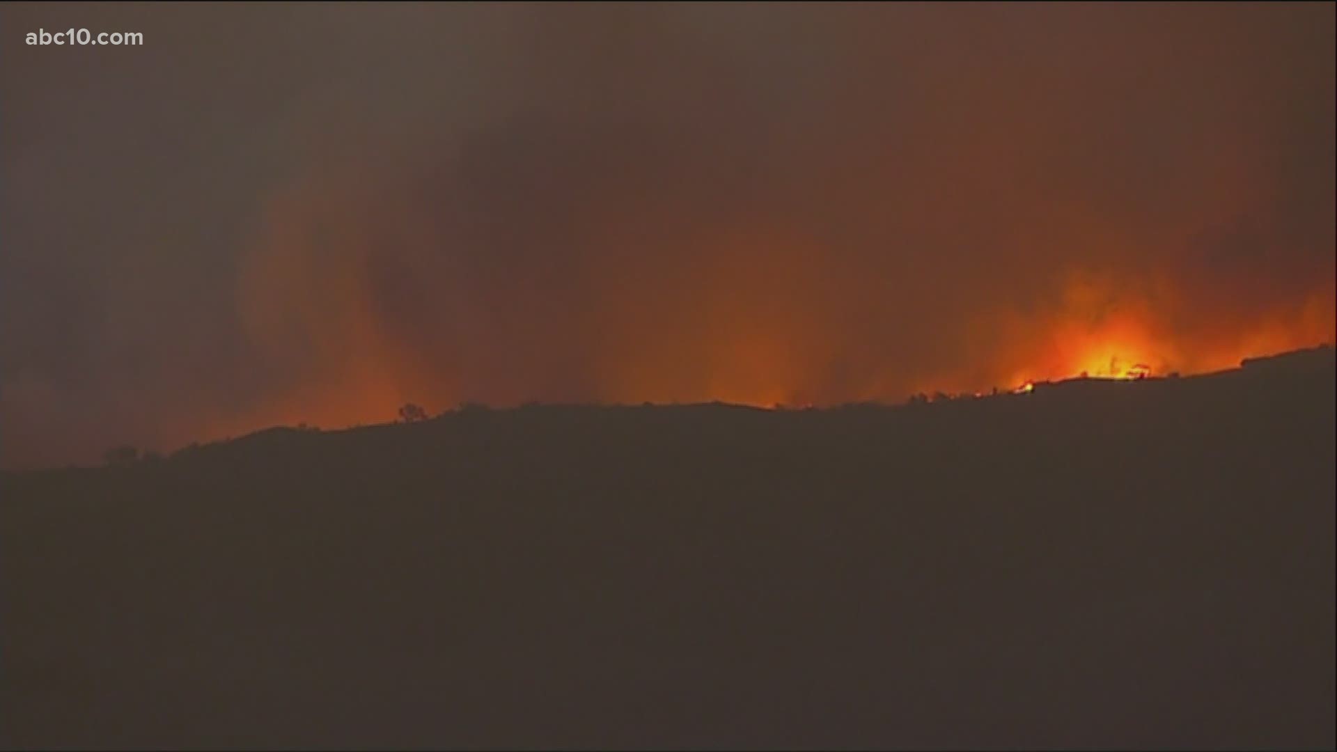 Bond fire in Orange County grows to more than 2,000 acres in Silverado Canyon | California Wildfires