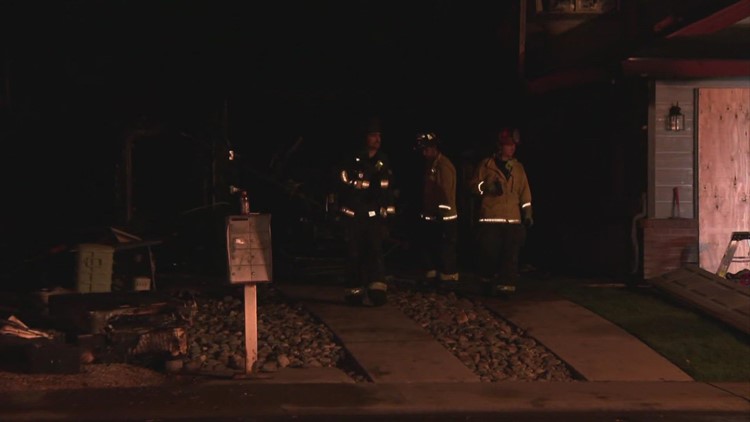 2 homes damaged in overnight Elk Grove fire, no injuries reported