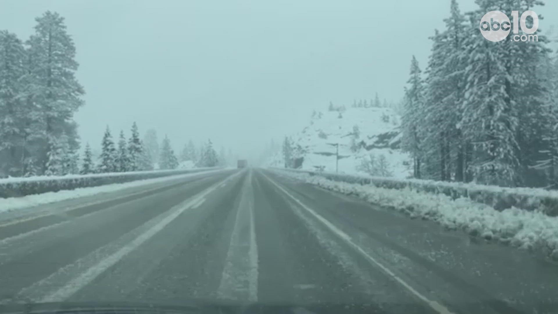 Snowy weather along the I-80 near Yuba Pass | Raw Video