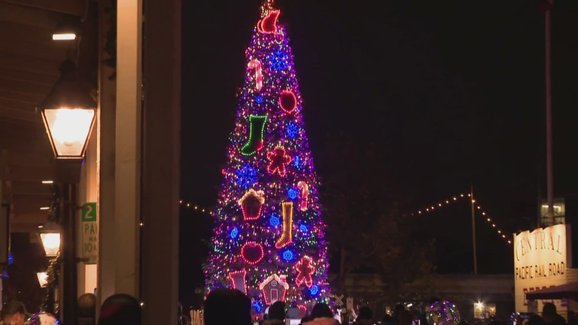 Old Sacramento lights 60-foot tree as crowds kick off the holiday ...