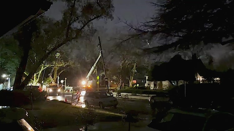 East Sacramento community comes together during power outages