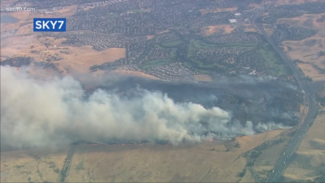 Nelson Fire: Homeowner reactions differ as fire approaches 