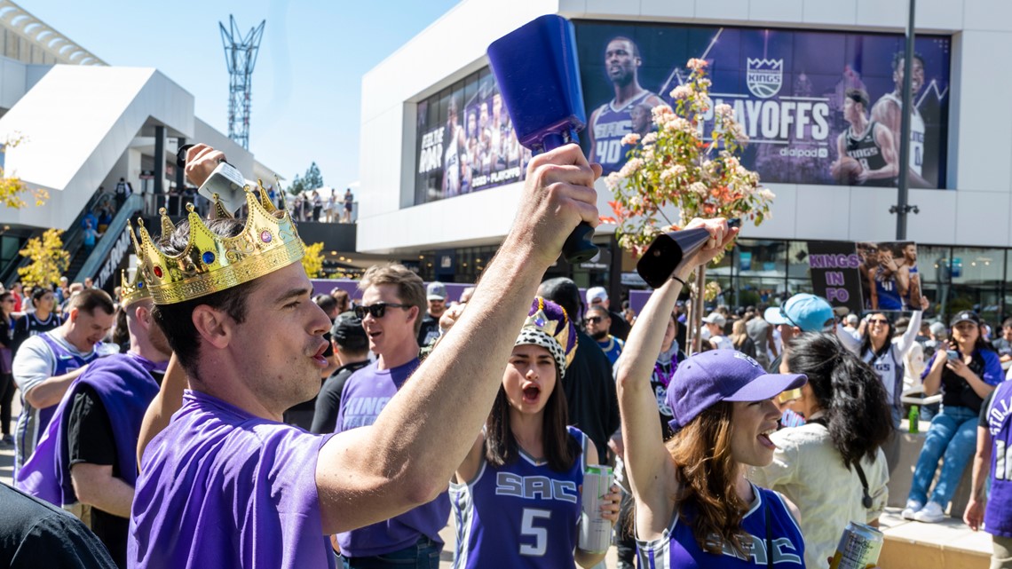 Where to shop for Sacramento Kings NBA playoffs clothing