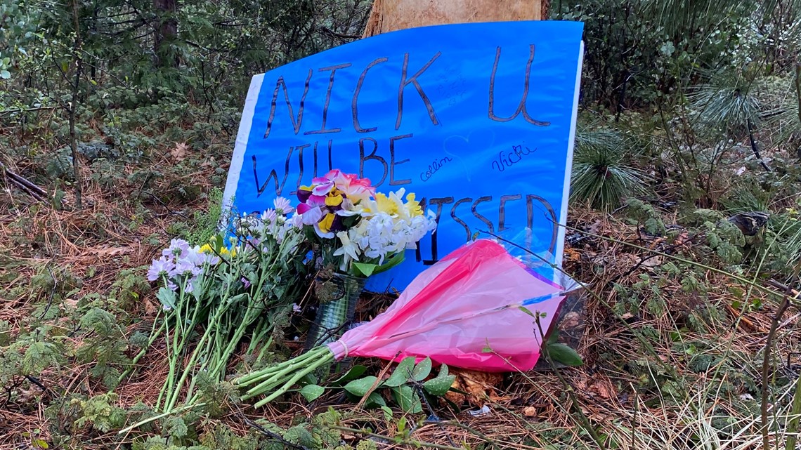 ‘Everybody’s thinking of them’ | Foresthill mourning after deadly crash involving students