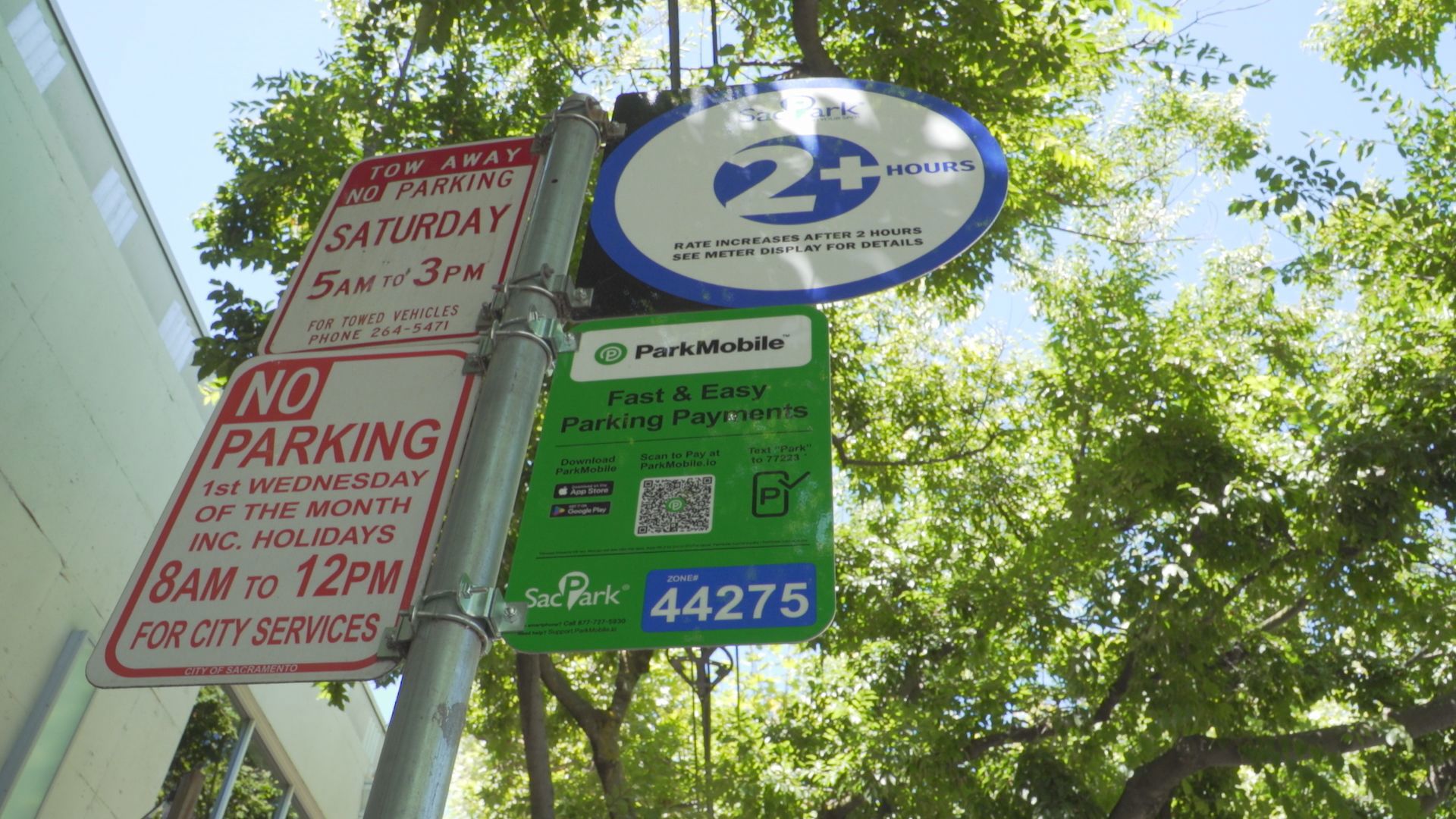 Sacramento weighs signage changes after later parking enforcement complaints