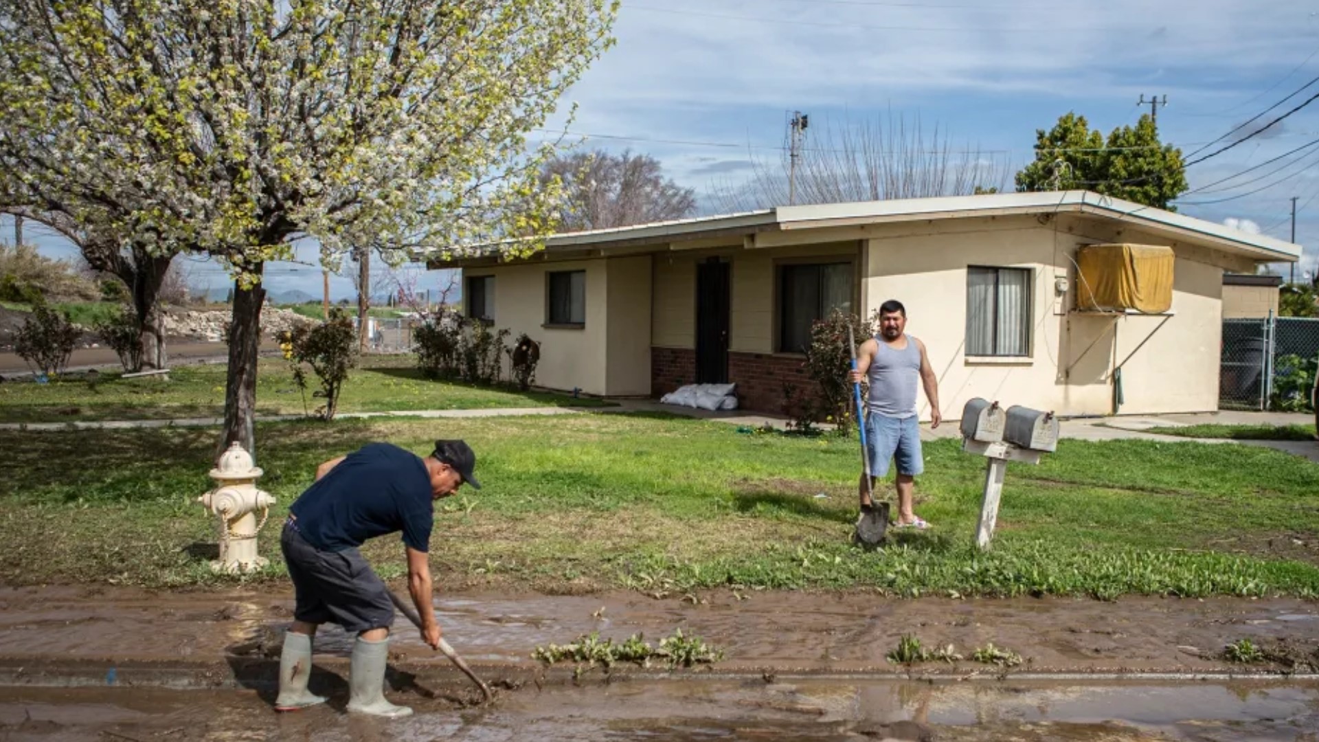 California disaster relief slowly flows to undocumented workers