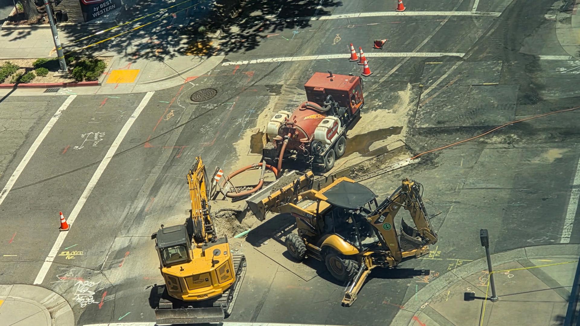 Gas line hit near downtown Sacramento prompts evacuations for some ...