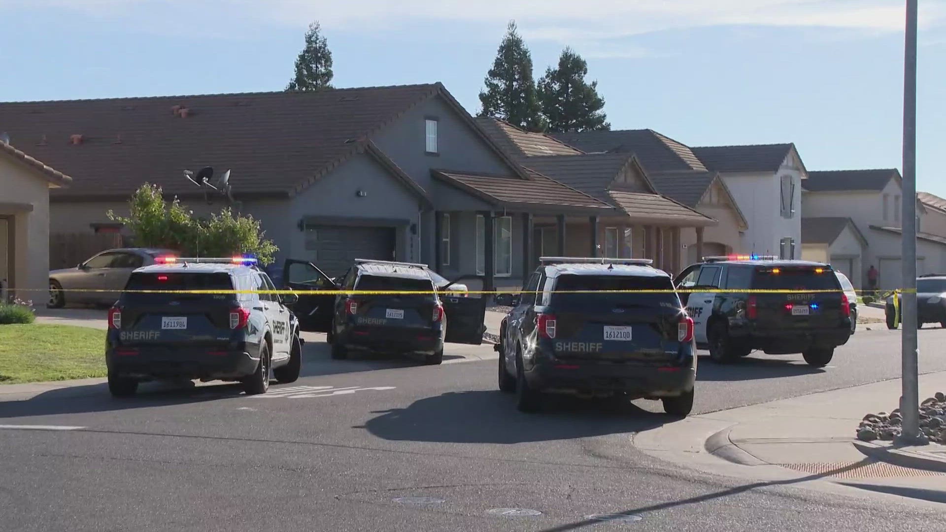 Sheriff: Armed man barricaded in south Sacramento home