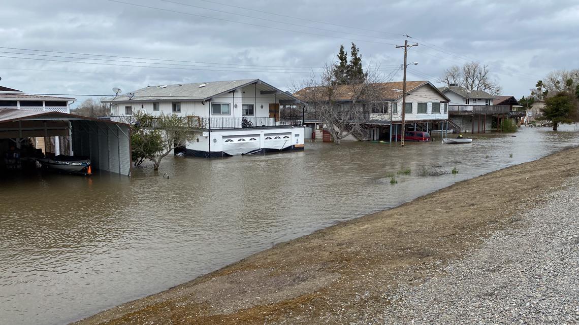 San Joaquin flooding evacuations near river not heeded by some | abc10.com