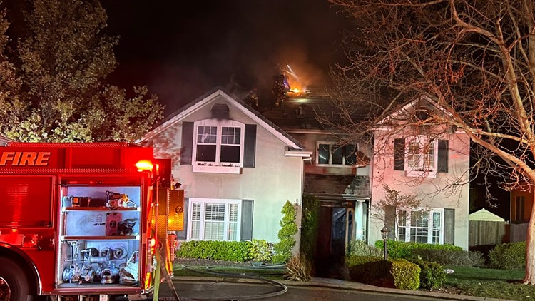 1 hurt after flames erupt inside Fair Oaks home