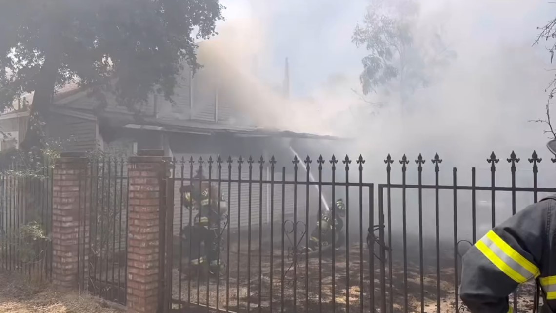 Fire, Smoke In Sacramento: 3 Homes Damaged In Fire | Abc10.com