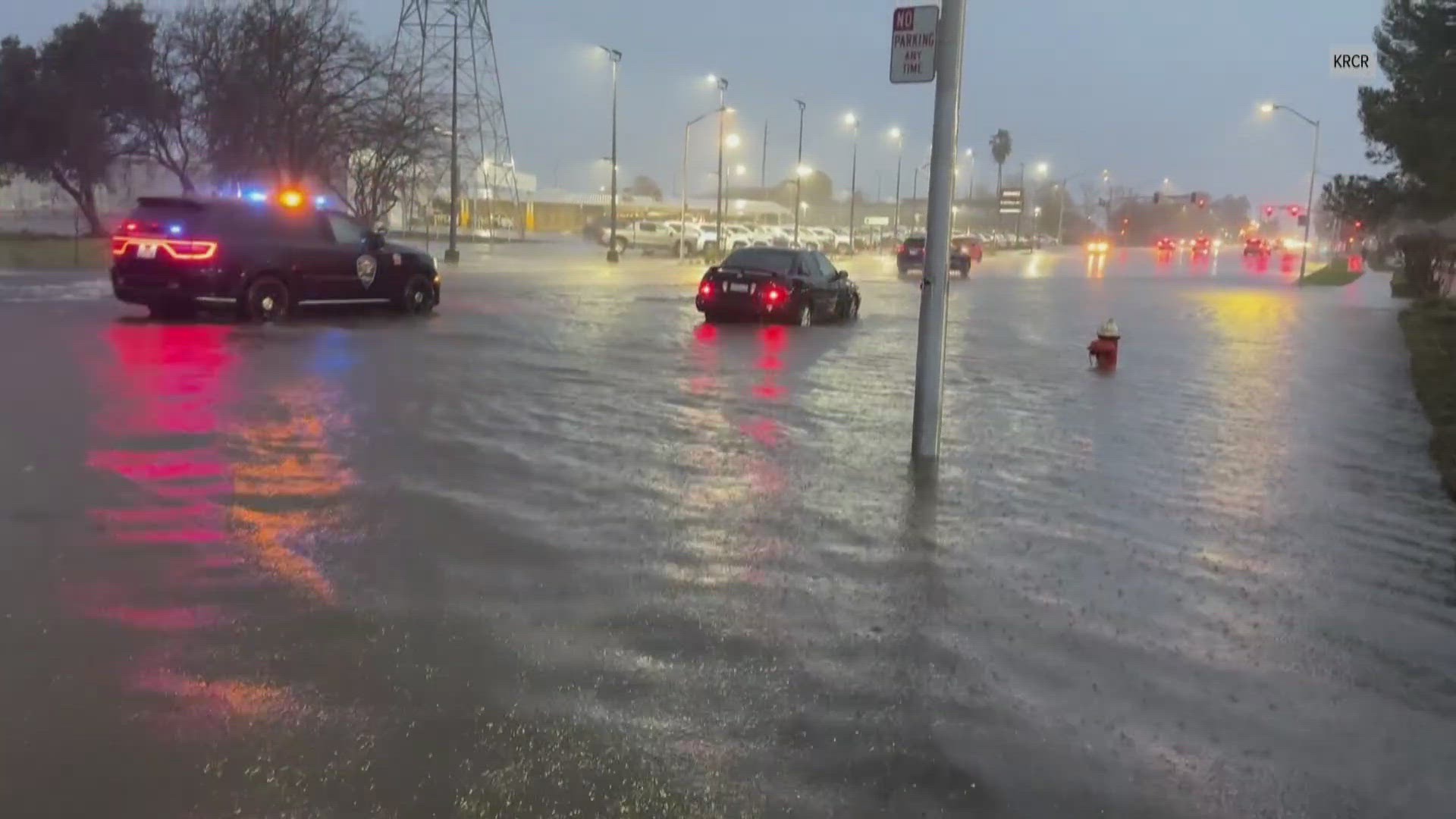 At least 1 dead as storms cause flash flooding in Northern California ...