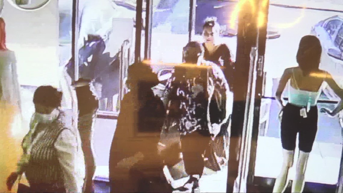 Group allegedly steals $90,000 in goods from Sacramento business - Vimarsana News