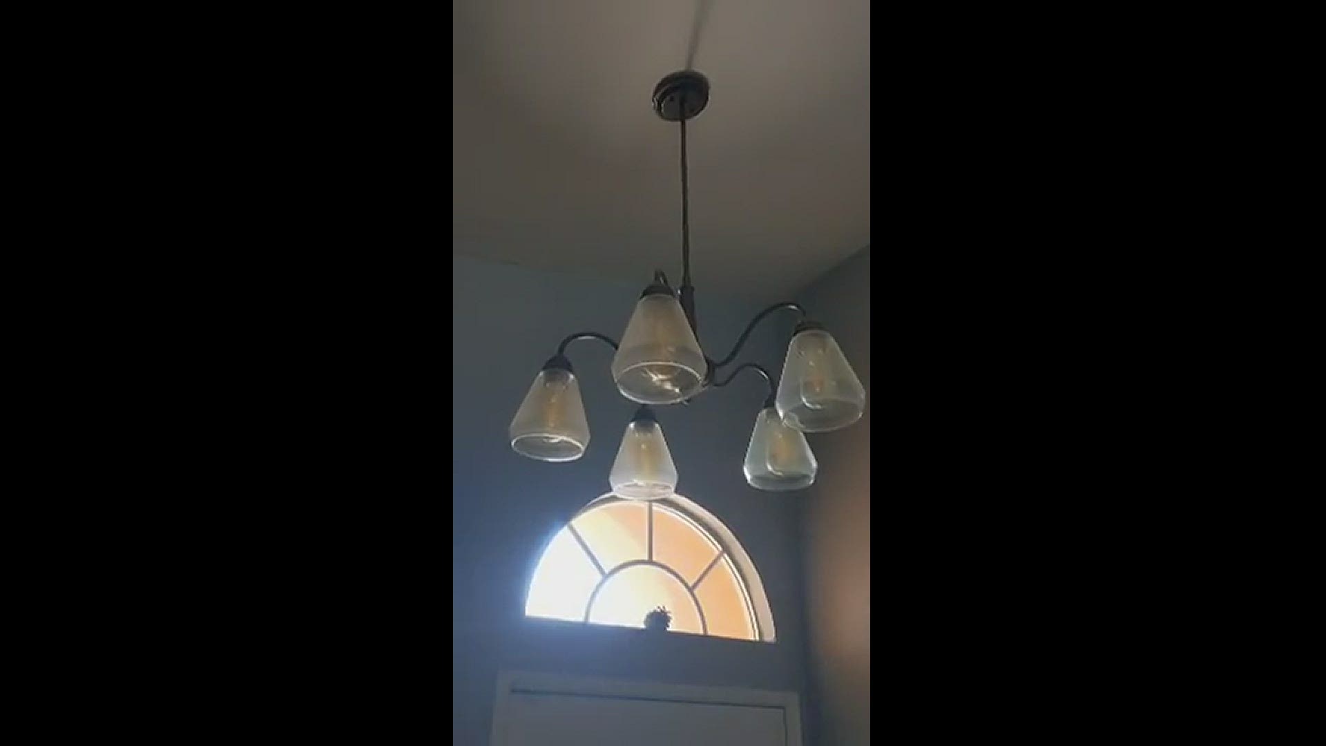 Earthquake chandelier shakes in Tracy.