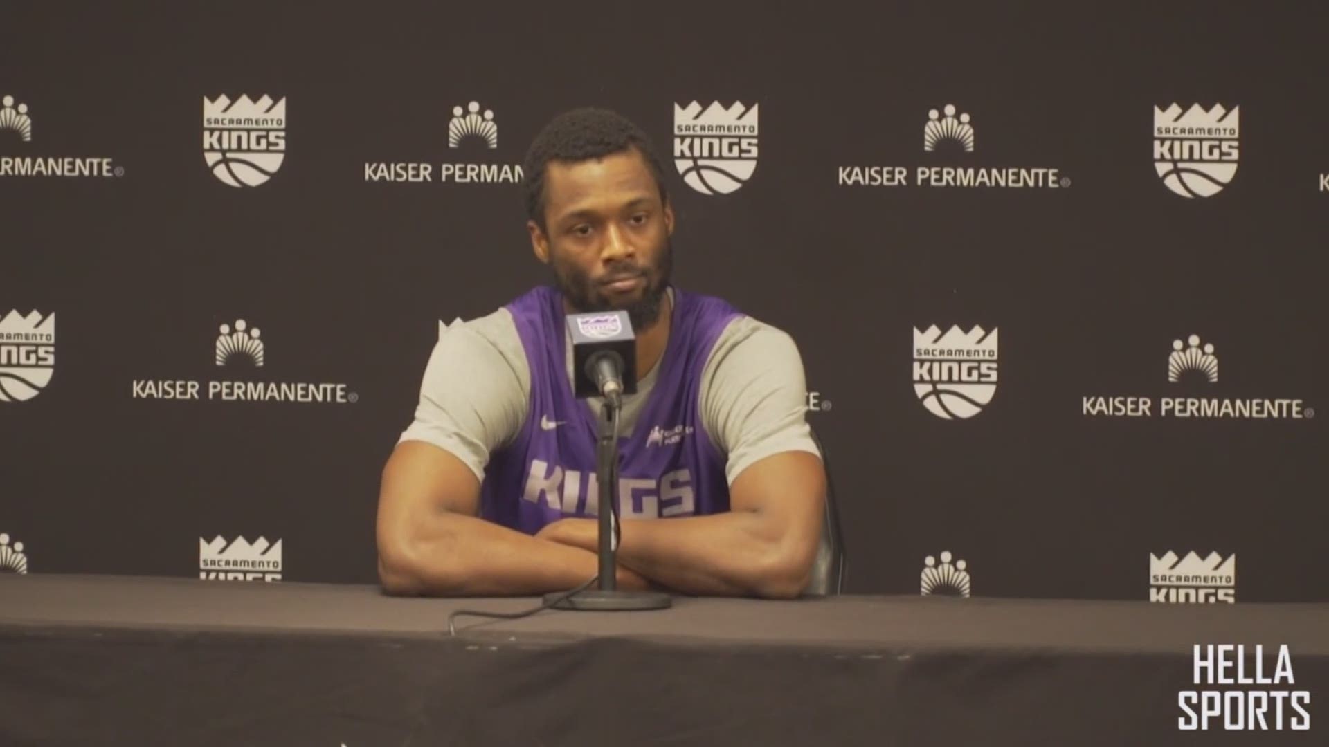 Sacramento Kings forward Harrison Barnes explains why he won't shave his beard among coronavirus concerns, precautions taken by the NBA and matchup with New Orleans.