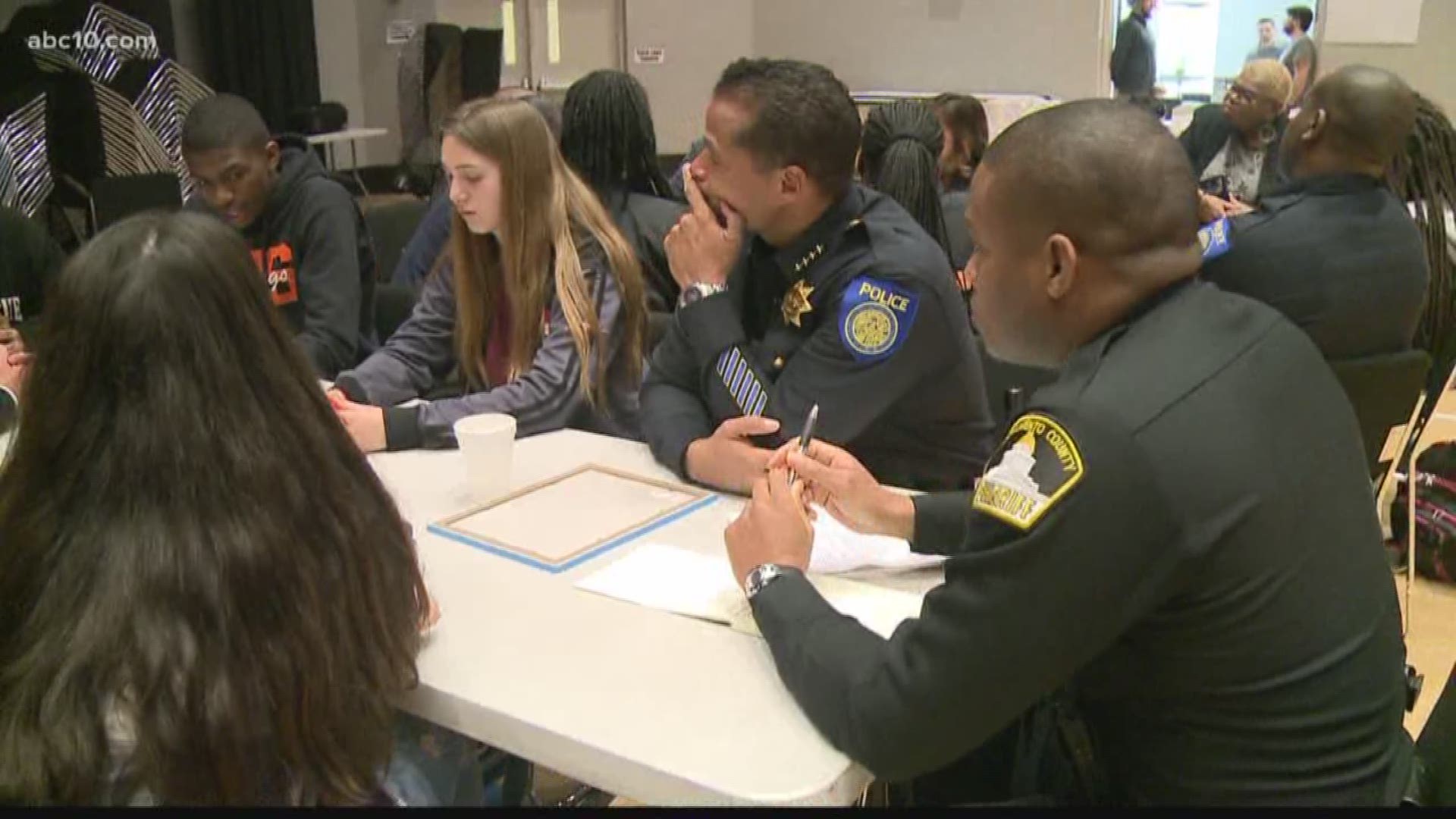 Students from Foothill High School sat down for a panel discussion with Sacramento Police and community leaders to discuss gun violence. (Mar. 20, 2018)