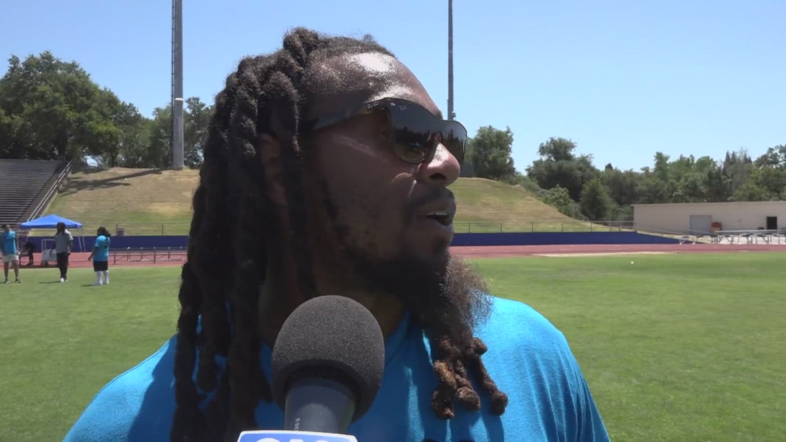 Sacramento, Folsom football players return home to hold football camps for kids