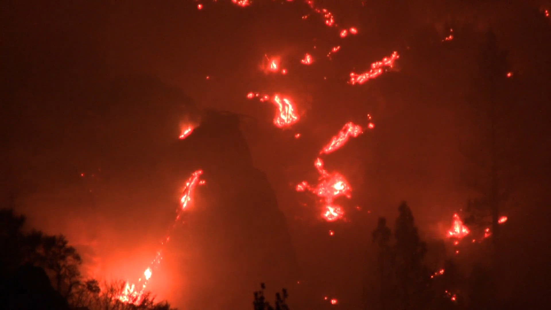 Floriston Fire grows to 640 acres, 5% contained, as evacuations ordered and westbound I-80 closed at Nevada state line