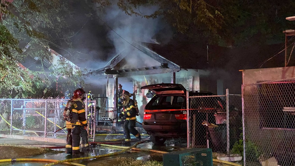 Sacramento Fire Crews Battle House Fire | Abc10.com