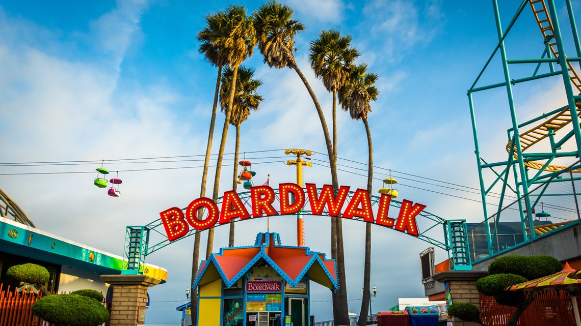 are dogs allowed on the santa cruz boardwalk