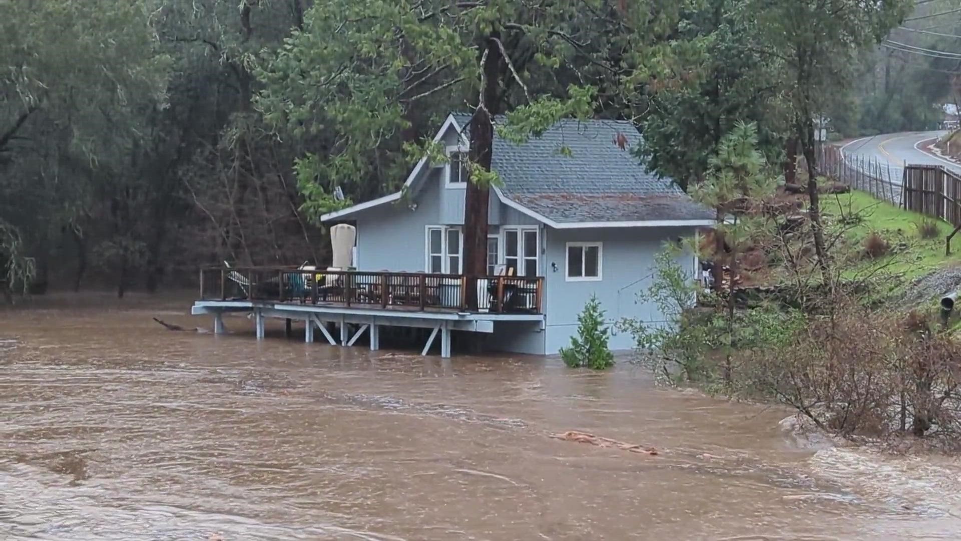 North Fork Consumes at Bucks Bar Road near Placerville. There is usually a lot more house below showing. Taken today 12/31/2022 at about 8:30 AM
Credit: David Malan