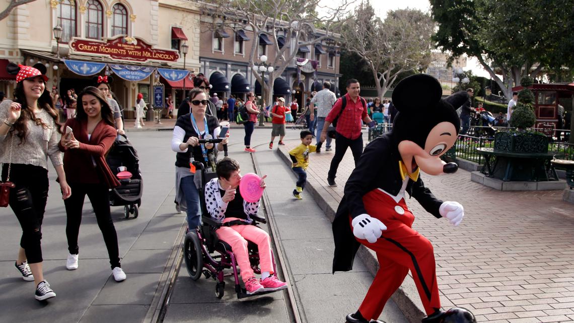 Disneyland Performers In California Vote To Unionize LATEST Abc10 disneyland-performers-in-california-vote-to-unionize-latest-abc10