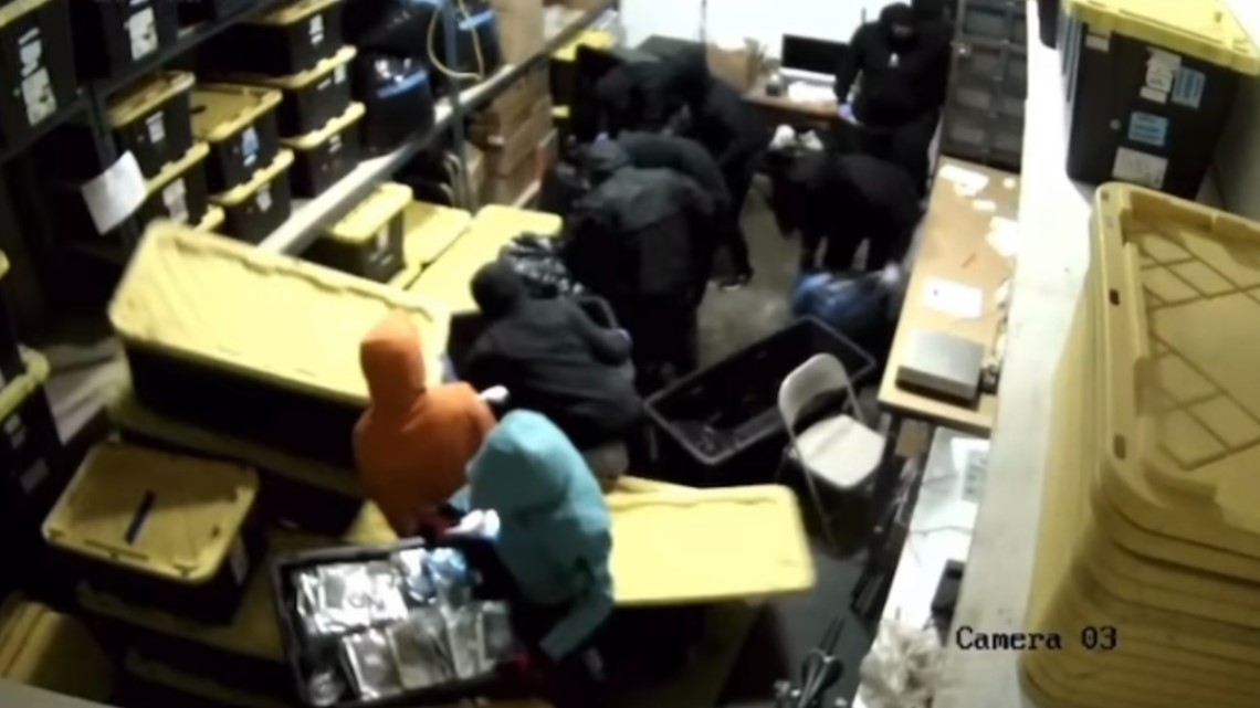 $250k heist caught on camera at Isleton Delta Boyz dispensary - Vimarsana News